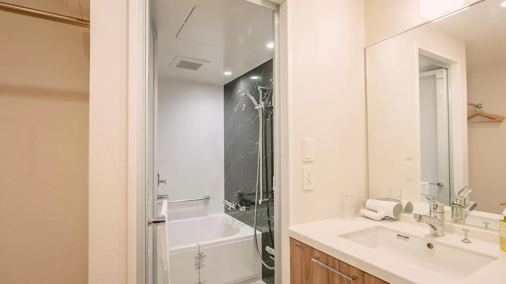 Far East Village Hotel Osaka, Namba South